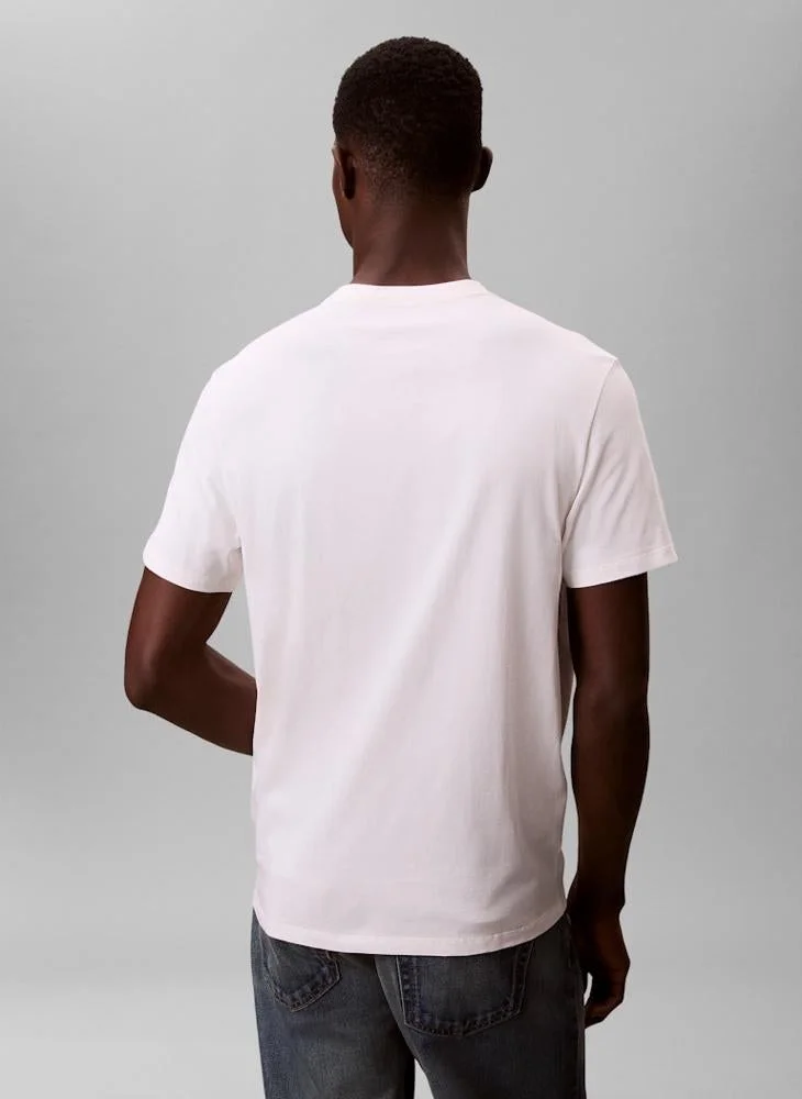 كالفن كلاين تي شيرت بياقة دائرية ورسمة